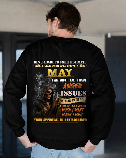 MAY - NEVER UNDERESTIMATE A MAN WHO KNOWS WHO HE IS - FOR MAN - TLEE05 (SKU26T-01156-05)