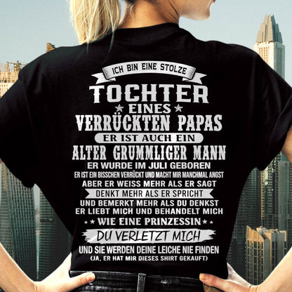 JULI / TOCHTER EINES VERRÜCKTEN PAPAS SHIRT - GESCHENK VOM PAPA  - TLEE07 (SKU2606-230-07)