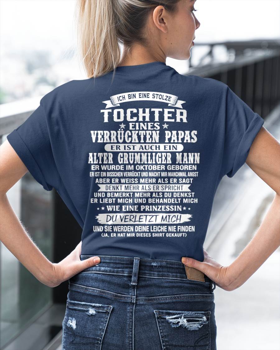 OKTOBER / TOCHTER EINES VERRÜCKTEN PAPAS SHIRT - GESCHENK VOM PAPA - TLEE10 (SKU2606-230-10)