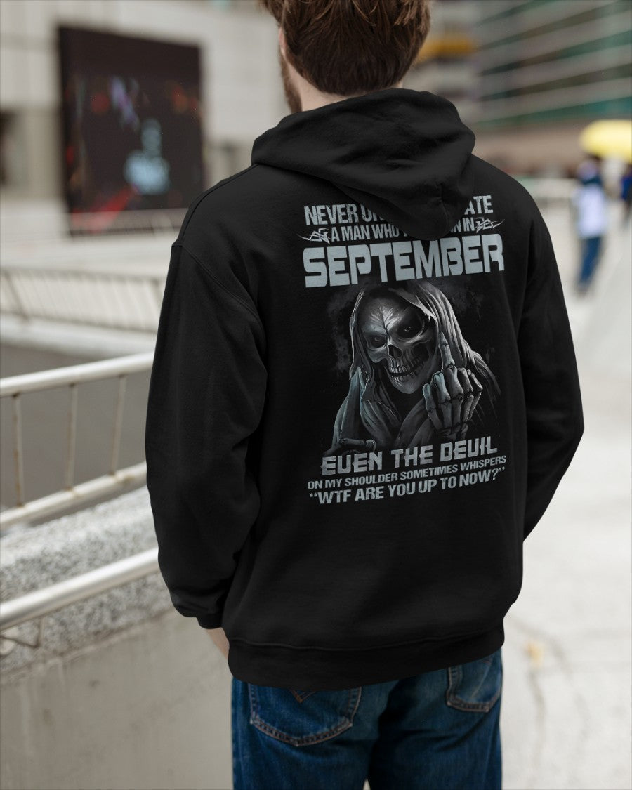 SEPTEMBER - NEVER UNDERESTIUNDER A MAN - T-SHIRT FOR MAN - TLEE09 (SKU08-05-09)