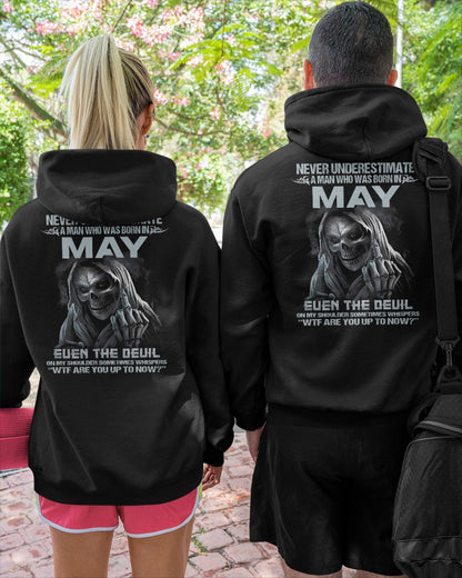 MAY - NEVER UNDERESTIUNDER A MAN - T-SHIRT FOR MAN - TLEE05 (SKU08-05-05)